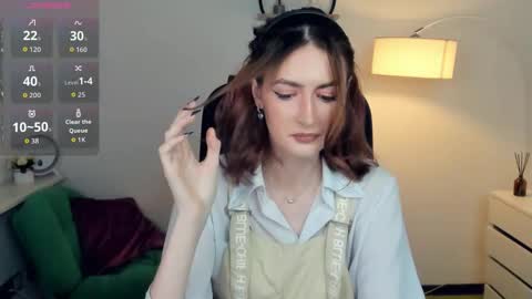 Snapshot of loradimmick chatting on 11-25-25, 01:00 Lora online show from 11-25-25, 01:00