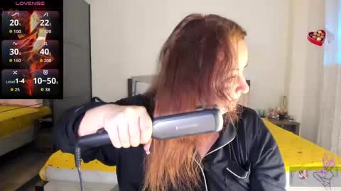 Lora online show from 04-19-26, 10:36