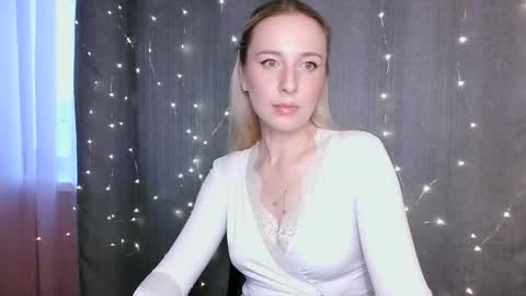 Snapshot of loravine chatting on 03-24-26, 02:55 loravine online show from 03-24-26, 02:55