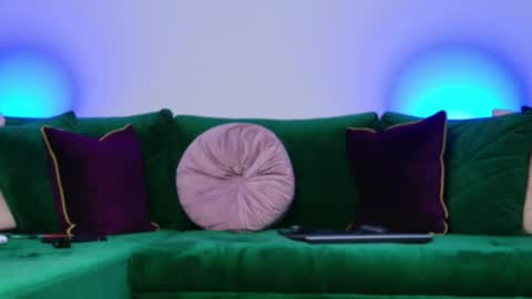 Miss online show from 04-18-26, 07:07