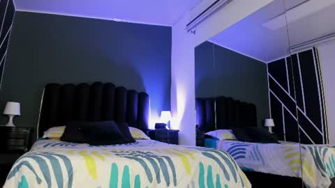 L A U R E L online show from 08-05-26, 05:43
