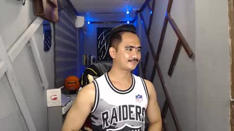 Macky online show from 02-19-25, 05:49