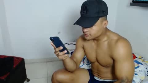 Dominic online show from 10-11-25, 04:49