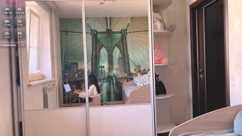 Olivia online show from 10-25-25, 09:28