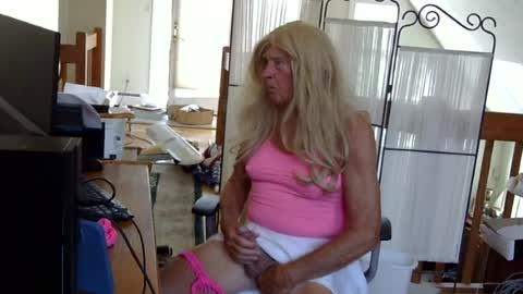 Snapshot of lorelea chatting on 07-02-26, 12:00 lorelea online show from 07-02-26, 12:00