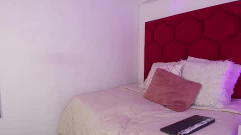 Snapshot of loreley_novoa chatting on 09-12-25, 03:28 LORELI online show from 09-12-25, 03:28