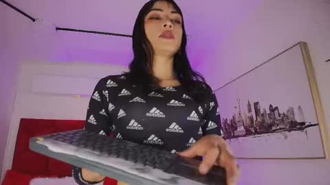 Snapshot of loreley_novoa chatting on 09-15-25, 03:17 LORELI online show from 09-15-25, 03:17