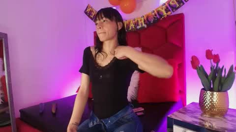 Snapshot of loreley_novoa chatting on 10-13-25, 03:17 LORELI online show from 10-13-25, 03:17