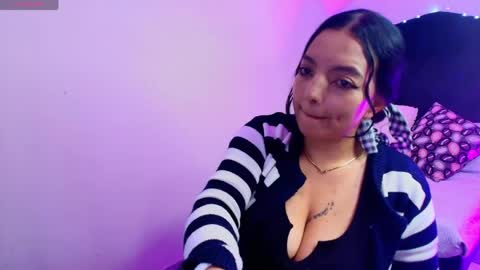 Snapshot of loren_44tits chatting on 05-11-26, 09:12 Loren online show from 05-11-26, 09:12