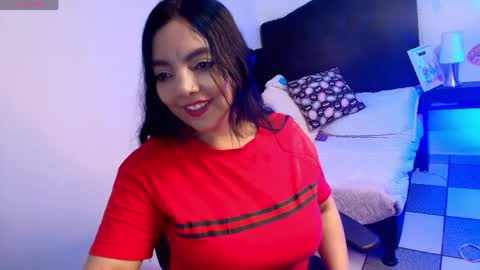 Snapshot of loren_44tits chatting on 05-15-26, 08:16 Loren online show from 05-15-26, 08:16