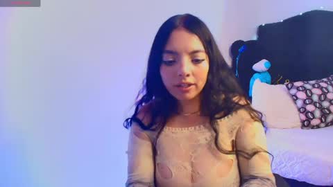 Snapshot of loren_44tits chatting on 05-29-26, 10:19 Loren online show from 05-29-26, 10:19