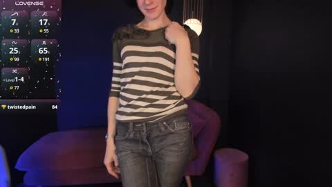 Snapshot of loren_daze chatting on 12-03-24, 01:54 Loren online show from 12-03-24, 01:54