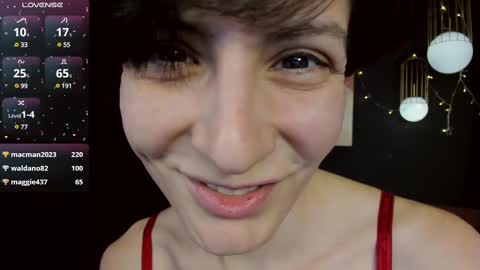 Snapshot of loren_daze chatting on 02-18-25, 05:31 Loren online show from 02-18-25, 05:31