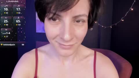 Snapshot of loren_daze chatting on 02-19-25, 05:16 Loren online show from 02-19-25, 05:16