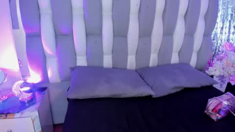 Loren   online show from 07-03-26, 12:33