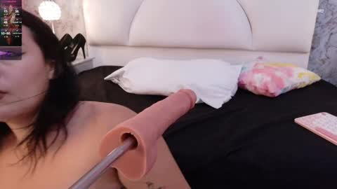 Lorena Gate online Colombia 230 pm to 930 pm online show from 04-01-26, 12:22