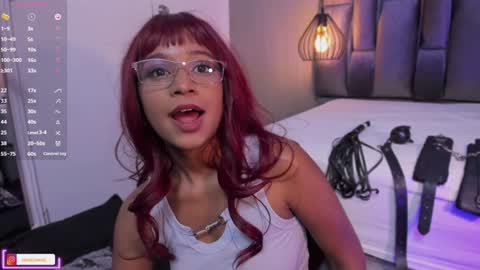 Snapshot of lorena_vieira_ chatting on 02-03-25, 10:11 Lorena Vieira  online show from 02-03-25, 10:11