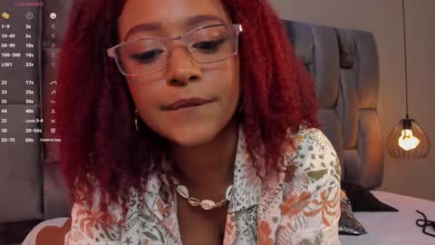 Snapshot of lorena_vieira_ chatting on 02-07-25, 08:31 Lorena Vieira  online show from 02-07-25, 08:31