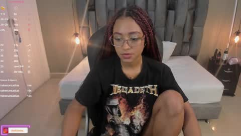 Snapshot of lorena_vieira_ chatting on 03-10-25, 11:38 Lorena Vieira  online show from 03-10-25, 11:38