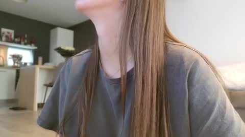 Snapshot of lorennameliyy chatting on 06-02-26, 05:31 Amelia online show from 06-02-26, 05:31