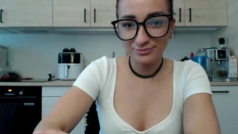 Snapshot of lorenneinspiring chatting on 09-09-25, 06:35 LorenneInspiring online show from 09-09-25, 06:35
