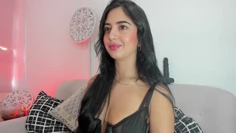 L O R E N online show from 02-01-25, 01:30