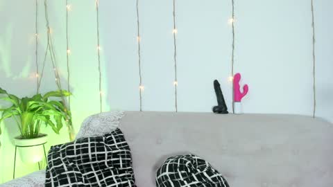 L O R E N online show from 04-06-26, 09:16