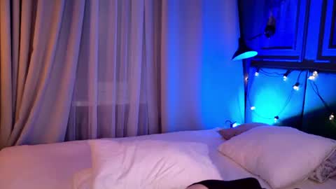 Lori online show from 07-22-26, 06:43