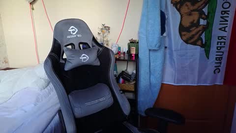 Lori -----------------------------------    online show from 03-10-26, 02:22