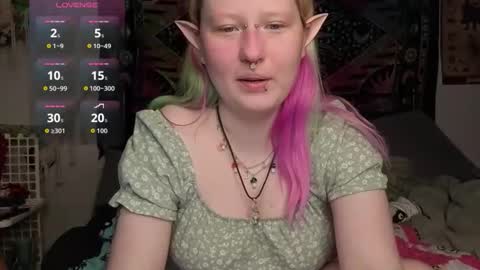 Lori Critter online show from 05-09-26, 01:22