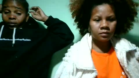 lorienne98 online show from 06-19-26, 11:41