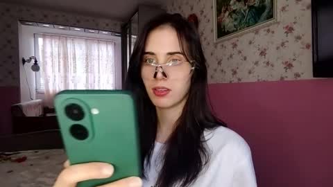 Snapshot of lorinepiro chatting on 12-01-25, 07:24 Kira online show from 12-01-25, 07:24