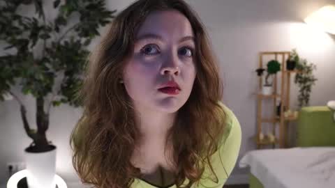 Snapshot of loritakufeldt chatting on 12-02-25, 07:53 Lina online show from 12-02-25, 07:53