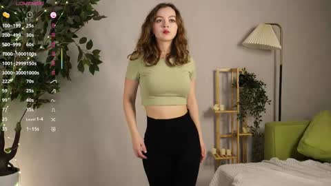 Snapshot of loritakufeldt chatting on 12-14-25, 07:29 Lina online show from 12-14-25, 07:29