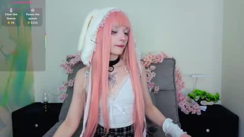 Snapshot of lornafletcher chatting on 09-17-25, 08:27 Ivy online show from 09-17-25, 08:27