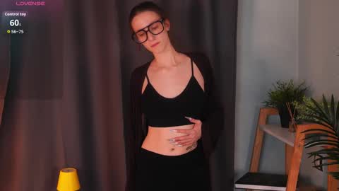 Snapshot of lornafletcher chatting on 10-03-25, 05:32 Ivy online show from 10-03-25, 05:32