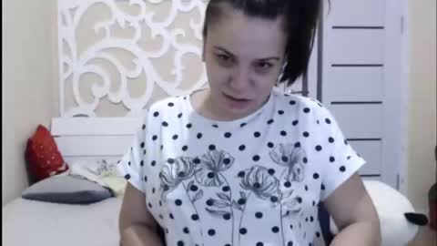 Snapshot of lorragrey chatting on 02-14-25, 05:19 LorraGrey online show from 02-14-25, 05:19