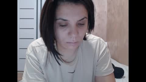 Snapshot of lorragrey chatting on 10-28-25, 04:05 LorraGrey online show from 10-28-25, 04:05