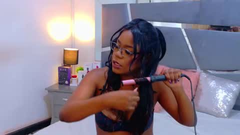 lorraine_johnson online show from 05-25-26, 05:41