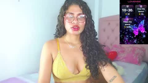 Snapshot of lorraine_rosse chatting on 10-03-25, 06:21 lorraine online show from 10-03-25, 06:21