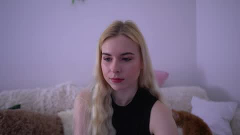 Lorrie online show from 04-05-26, 11:40