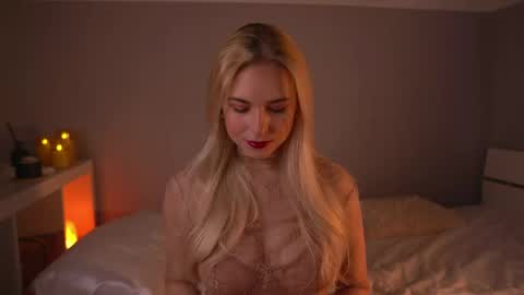 Snapshot of lorrie_love_story chatting on 05-10-26, 11:37 Lorrie online show from 05-10-26, 11:37