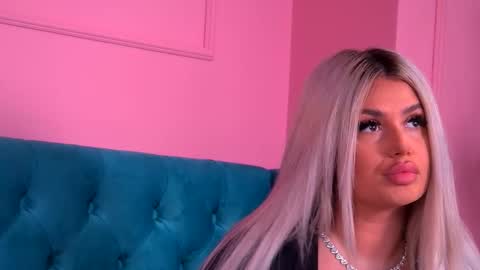 Snapshot of lorryskye chatting on 11-21-25, 04:44 Lorry online show from 11-21-25, 04:44