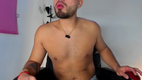 Snapshot of los_juanes chatting on 02-05-26, 10:31 JUAN JUAN online show from 02-05-26, 10:31