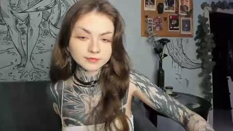 Snapshot of lostallice chatting on 06-11-26, 02:44 lostallice online show from 06-11-26, 02:44