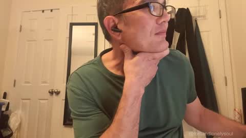 Snapshot of lostandlonelysoul chatting on 10-12-25, 04:11 Hazemir online show from 10-12-25, 04:11