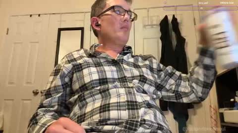 Snapshot of lostandlonelysoul chatting on 10-20-25, 04:13 Hazemir online show from 10-20-25, 04:13