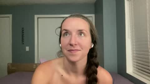 Snapshot of lothlori chatting on 05-16-26, 12:40 lothlori online show from 05-16-26, 12:40