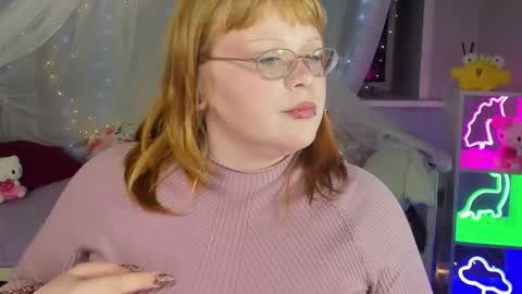 Snapshot of lottieparker chatting on 12-15-25, 12:42 Lottie online show from 12-15-25, 12:42