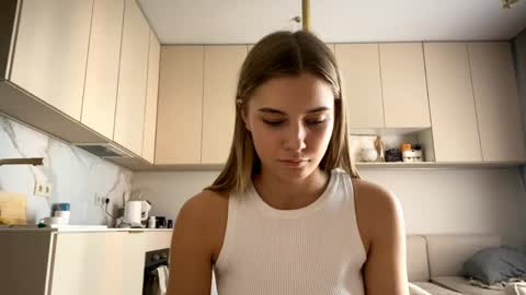 Bella online show from 06-03-26, 02:33